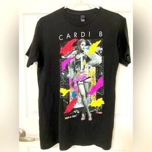 𝅺cardi B INVASION OF PRIVACY BLACK T-SHIRT  - Size Medium